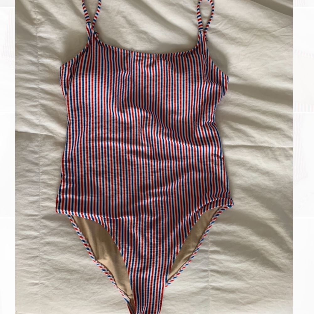 Old navy one piece swim suite. Large.